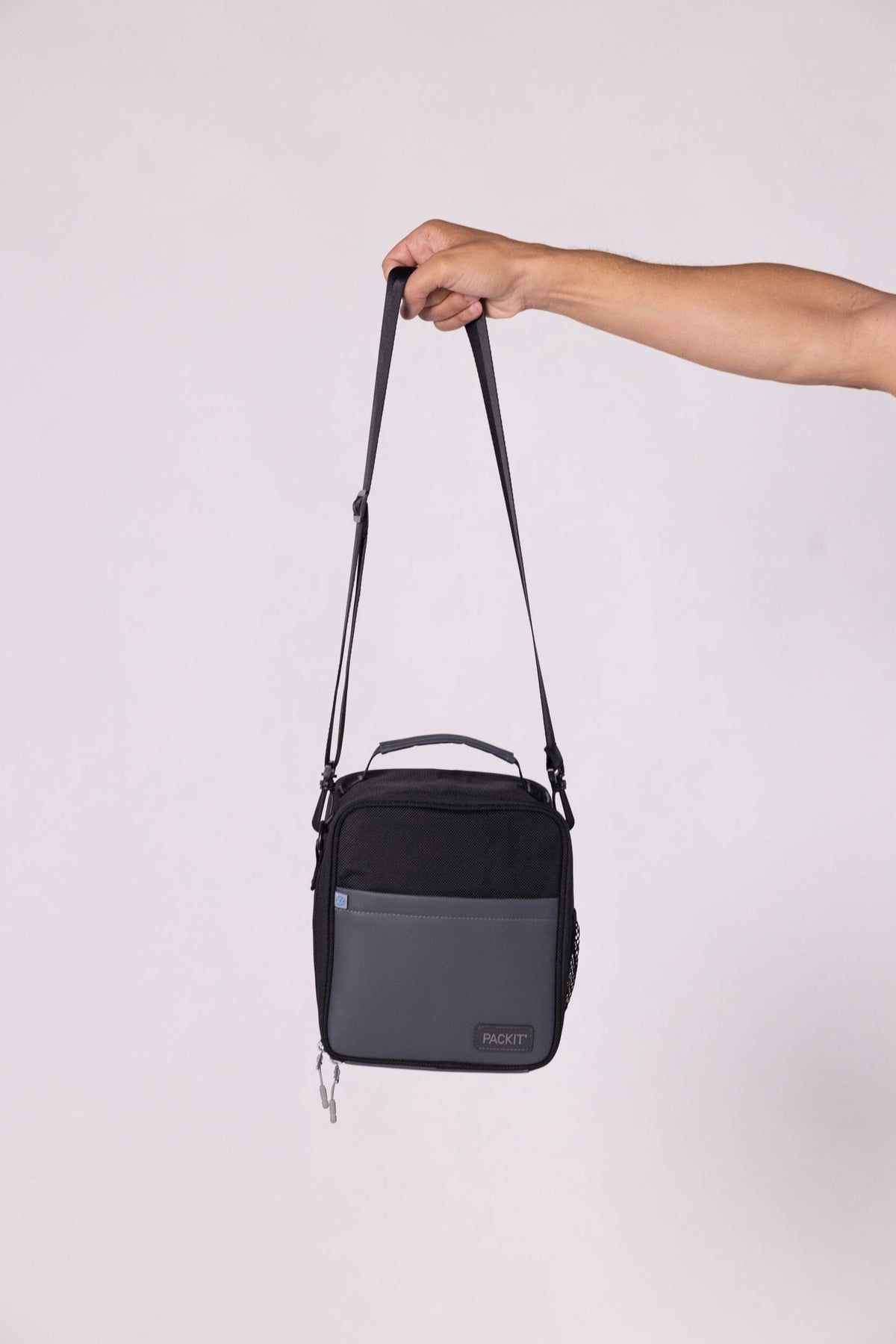 freezable-upright-lunch-box-u9 freezable-upright-lunch-box-black-gray-product-only_edit.jpg